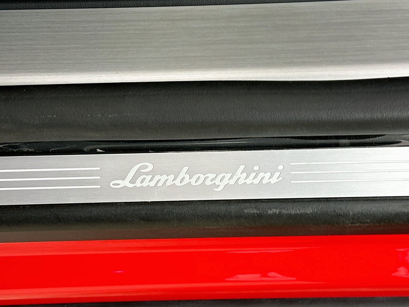 Used 2025 Lamborghini Urus S AWD/4WD image 61