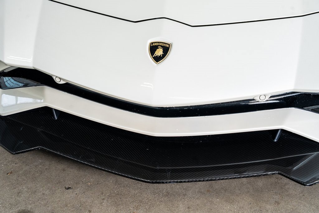 Used 2017 Lamborghini Aventador S image 16