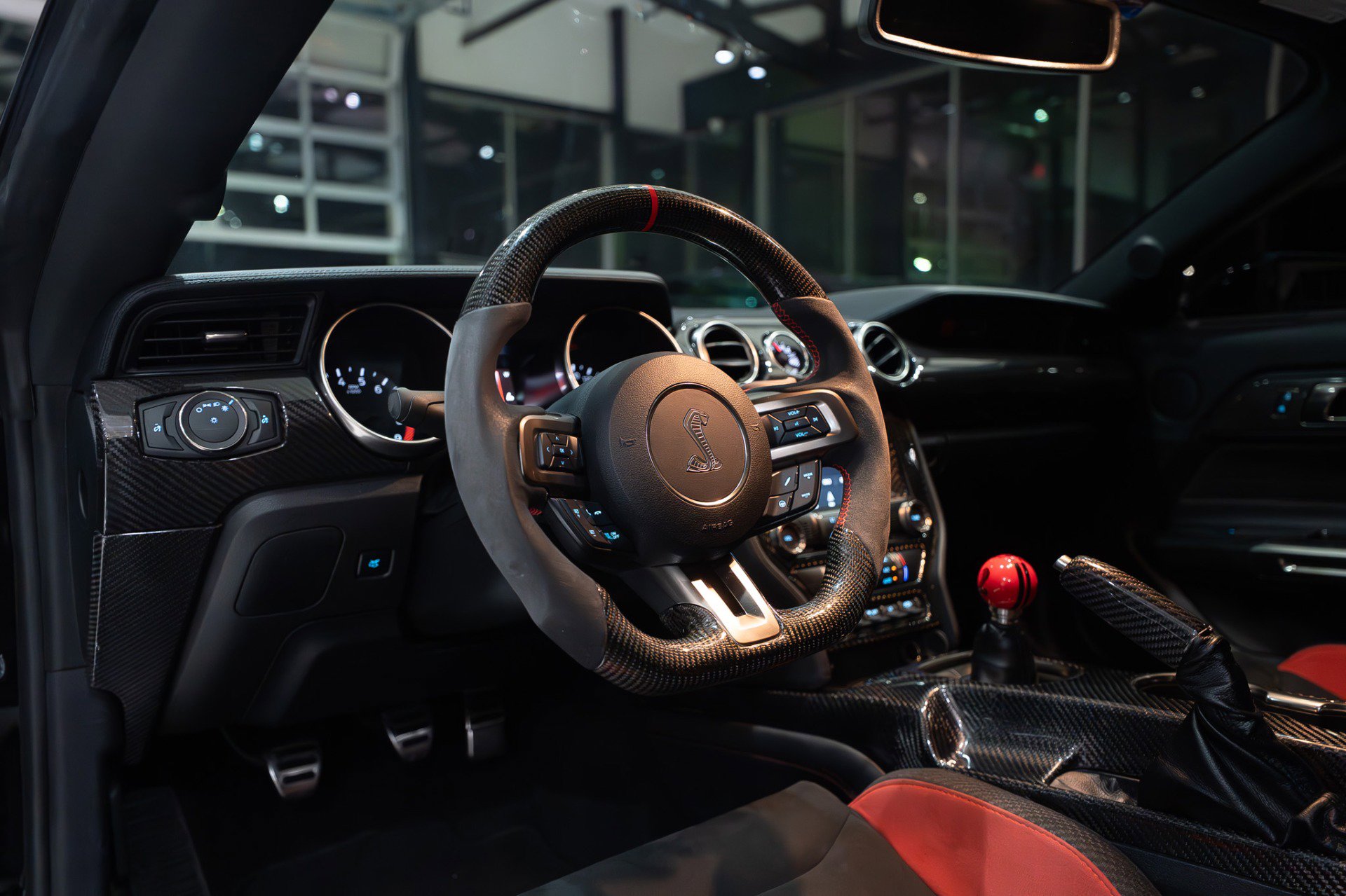 Used 2019 Ford Mustang Shelby GT350R w/ GT350R Equipment Group 920A RWD image 11