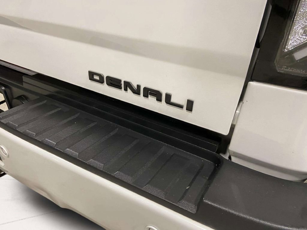 Used 2016 GMC Sierra 3500 Denali w/ Duramax Plus Package AWD/4WD image 12