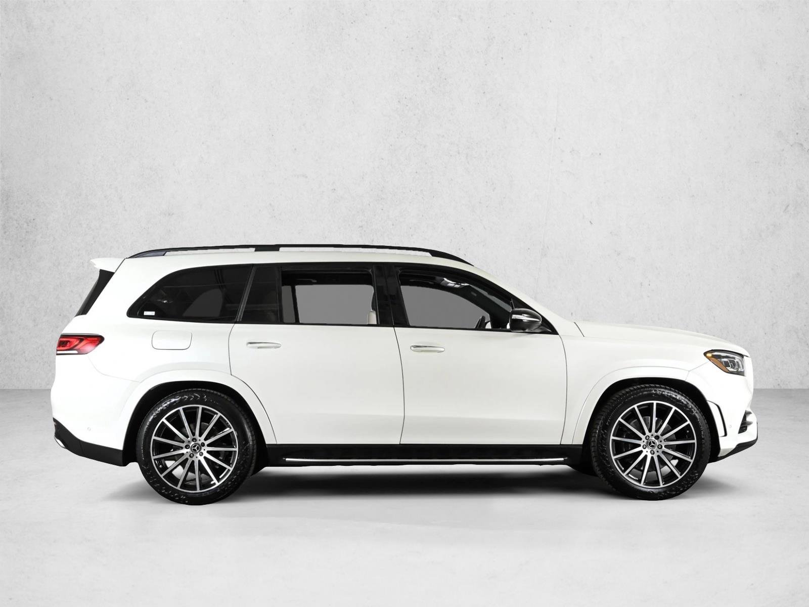 Used 2023 Mercedes-Benz GLS 450 4MATIC image 4