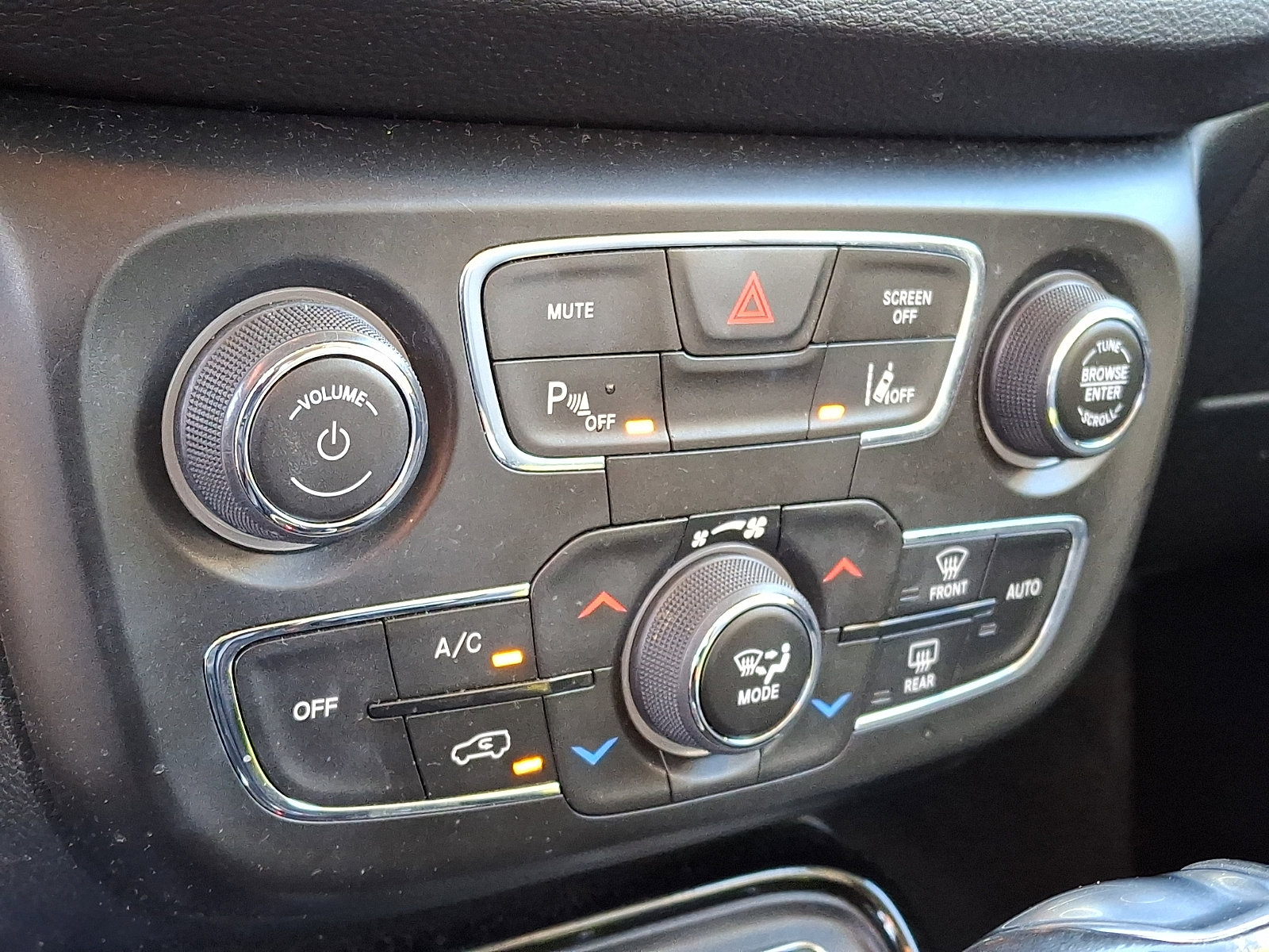Used 2021 Jeep Compass Limited w/ Elite Exterior Group AWD/4WD image 19