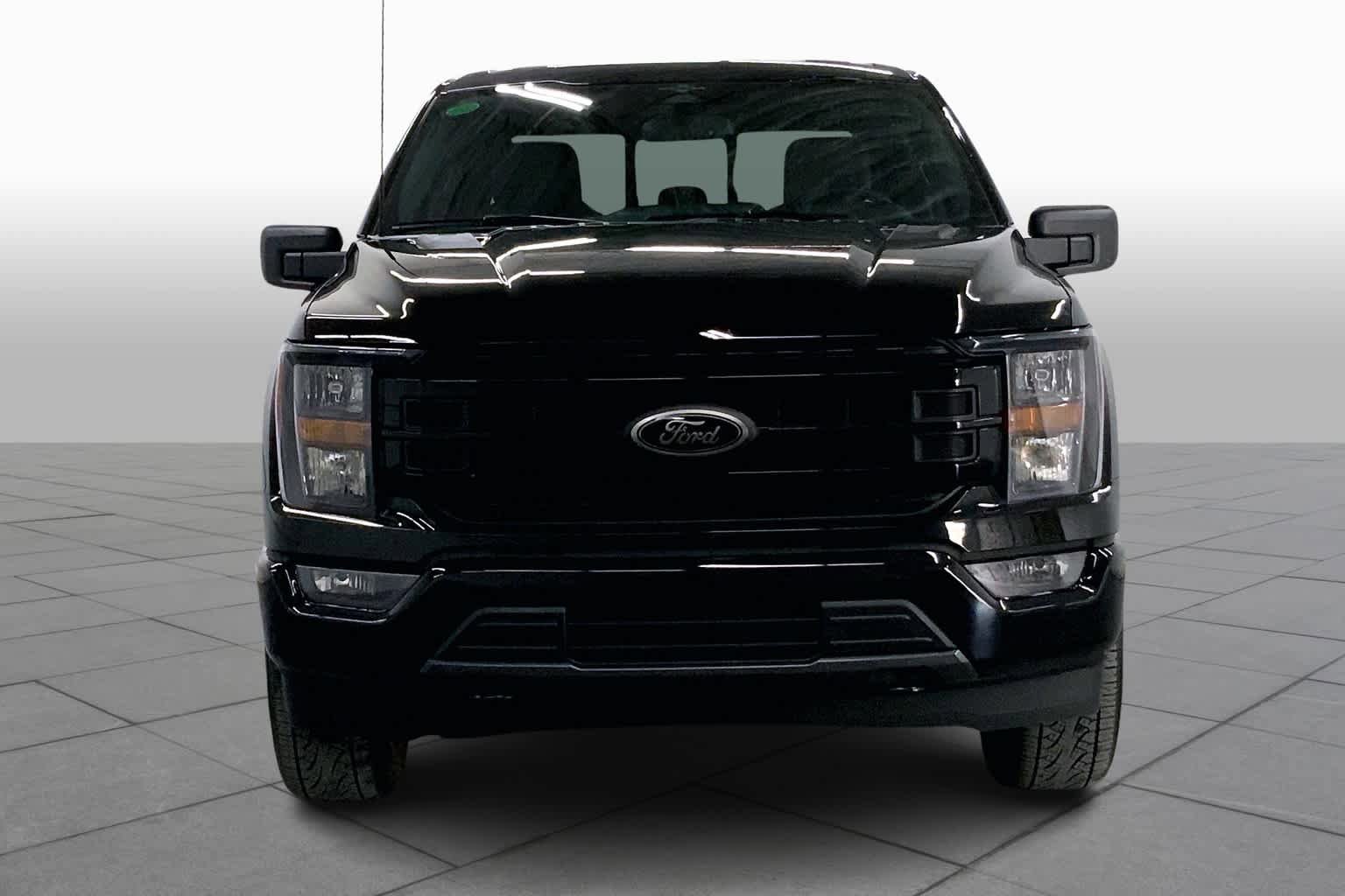 Used 2023 Ford F150 XLT w/ XLT Black Appearance Package AWD/4WD image 5
