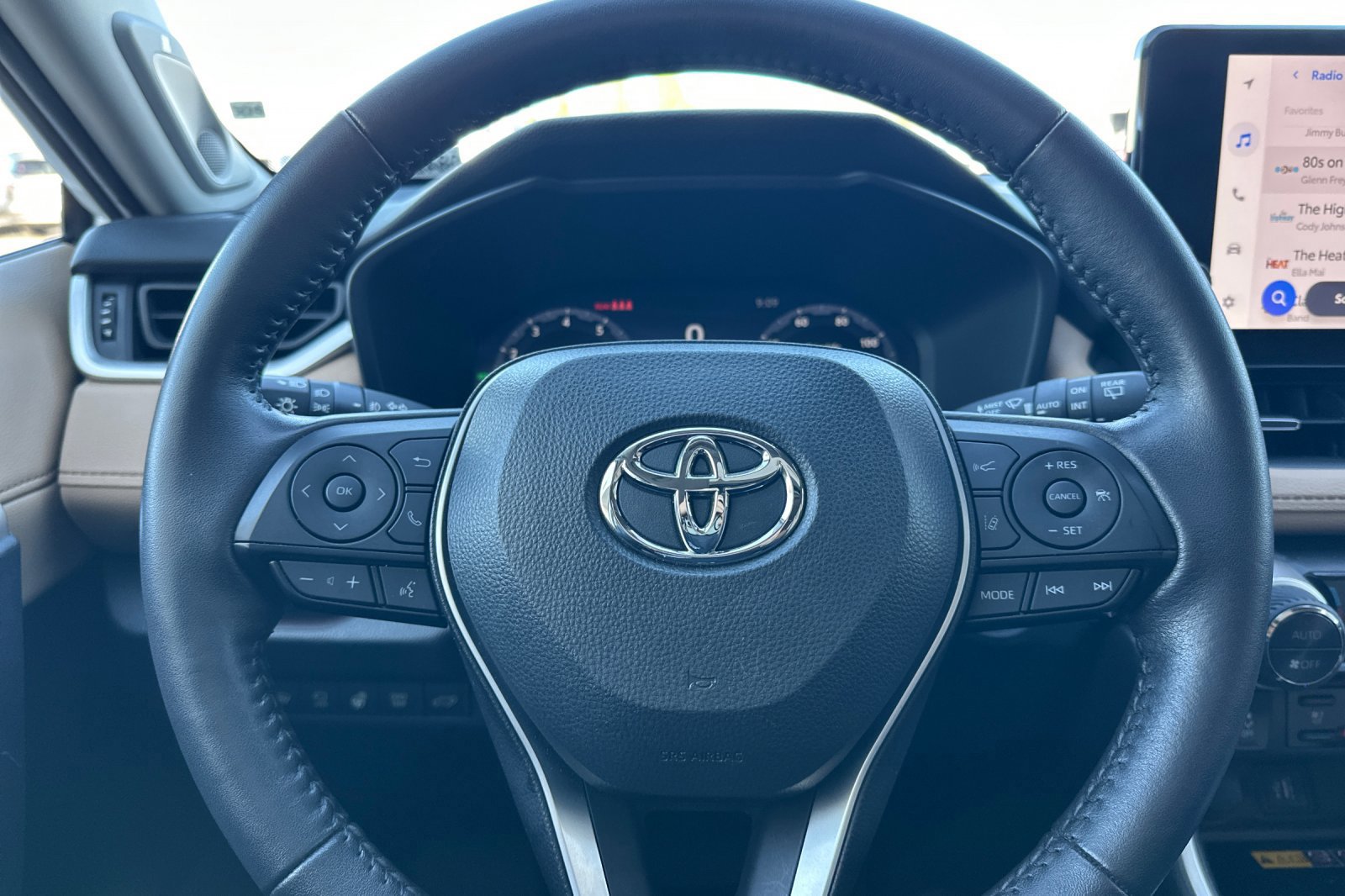 Used 2023 Toyota RAV4 Limited image 23