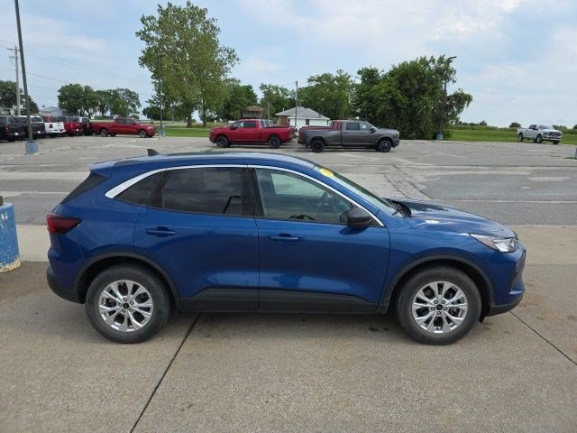 Used 2023 Ford Escape Active AWD/4WD image 9