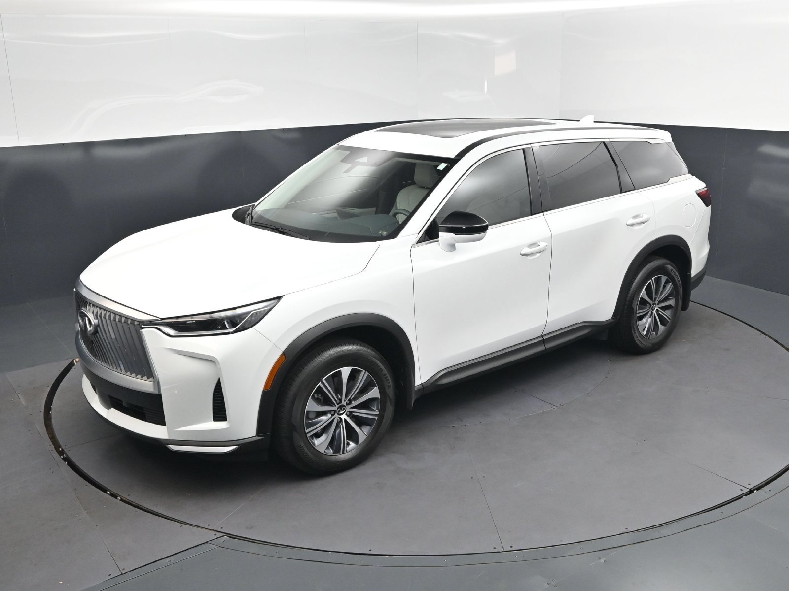 Used 2026 INFINITI QX60 Pure w/ Cargo Package FWD image 32
