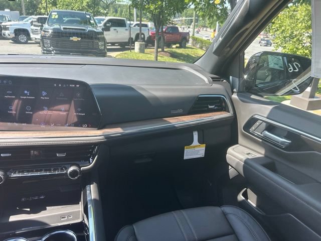 New 2026 Chevrolet Suburban High Country w/ Sun And Tow Package AWD/4WD image 28