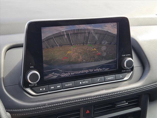 Used 2024 Nissan Rogue S image 11