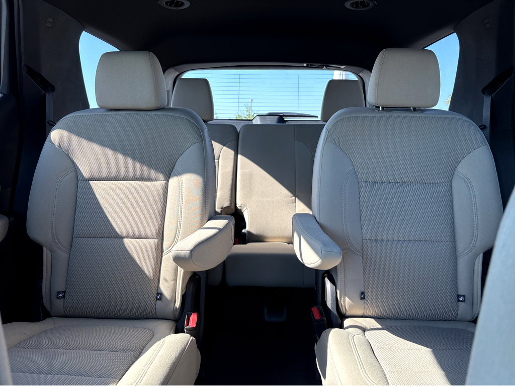 Used 2023 Chevrolet Traverse LT image 7