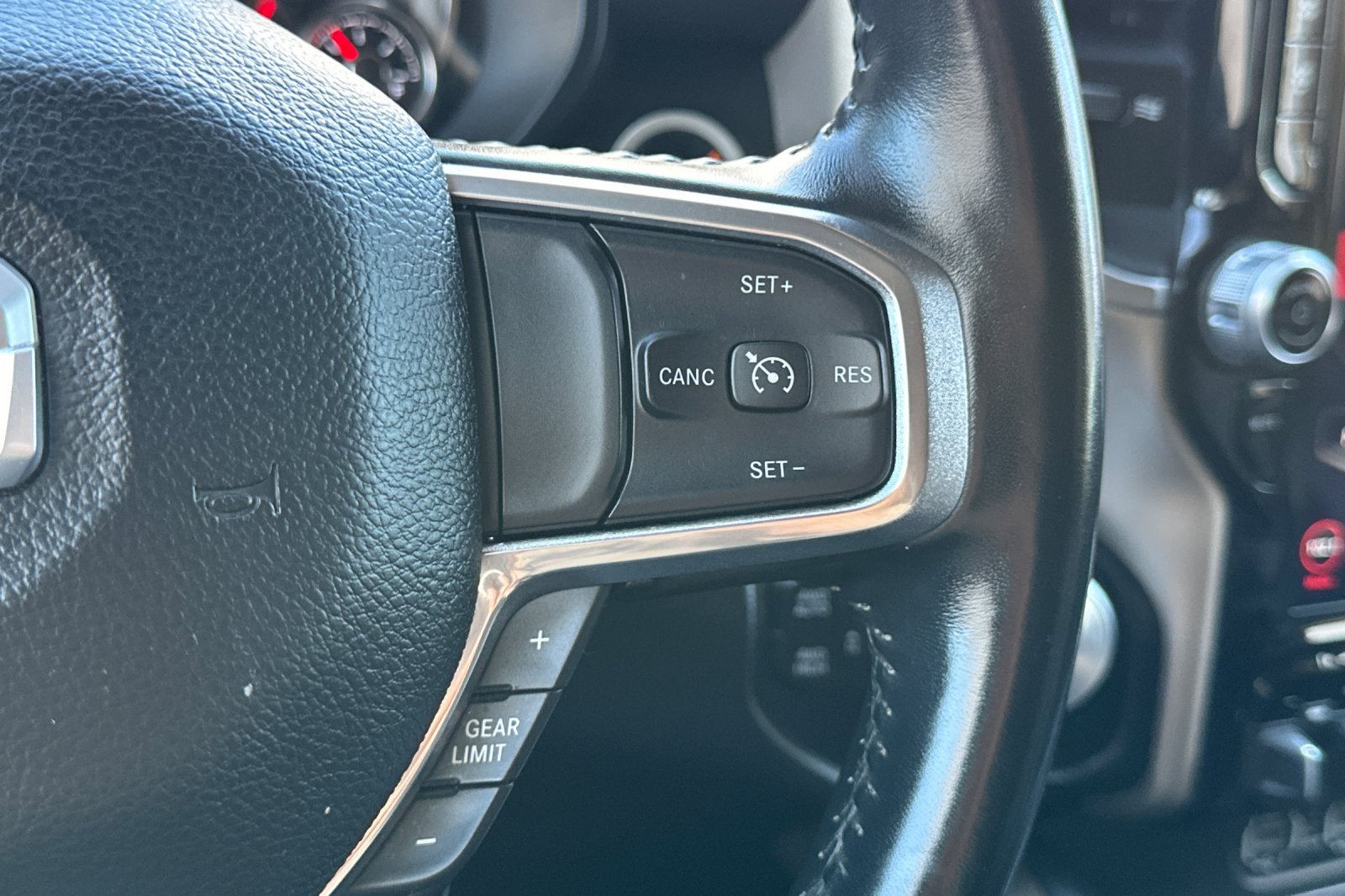 Used 2021 RAM 1500 Laramie AWD/4WD image 37