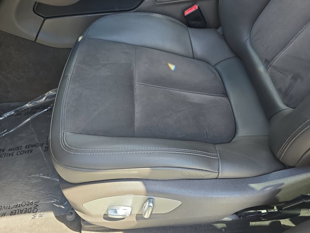 Used 2018 Porsche Macan AWD/4WD image 32