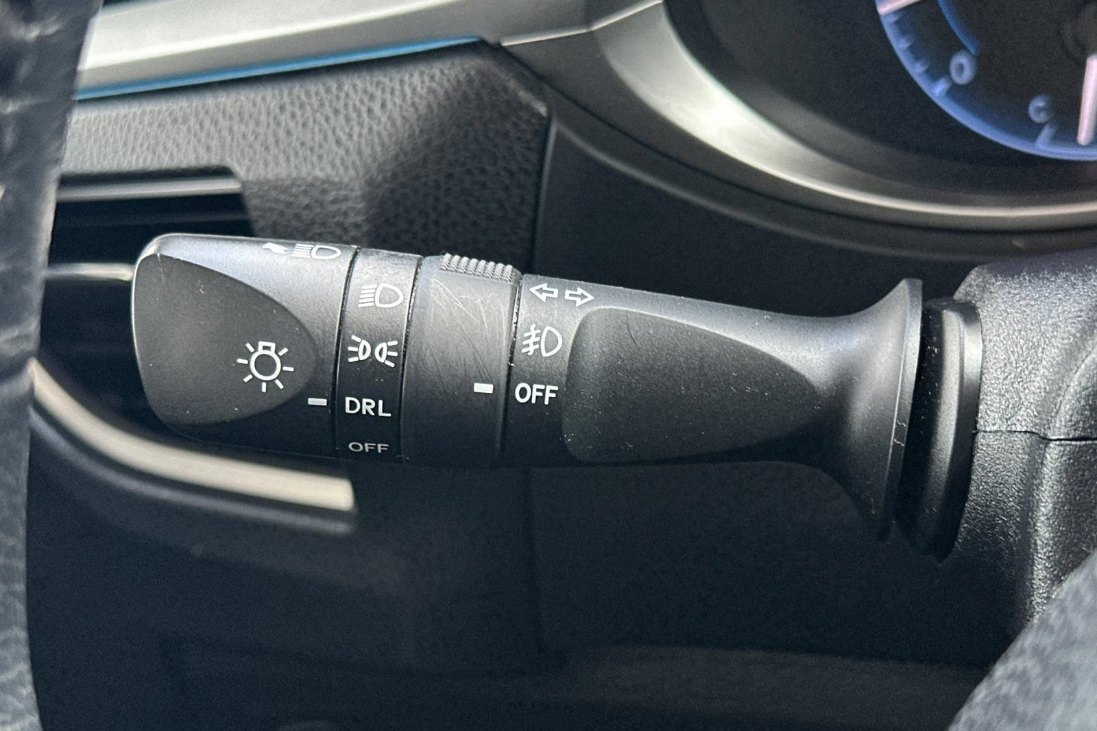 Used 2015 Toyota Corolla S FWD image 25