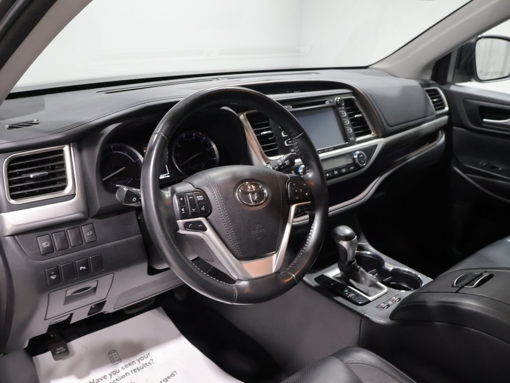 Used 2017 Toyota Highlander Limited w/ Protection Package #3 AWD/4WD image 15