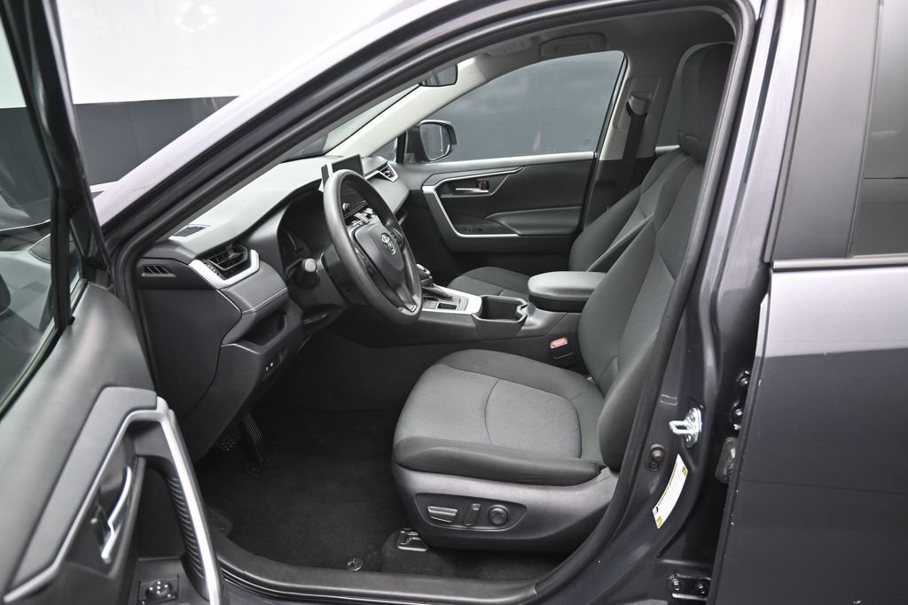 Certified 2025 Toyota RAV4 XLE AWD/4WD image 9