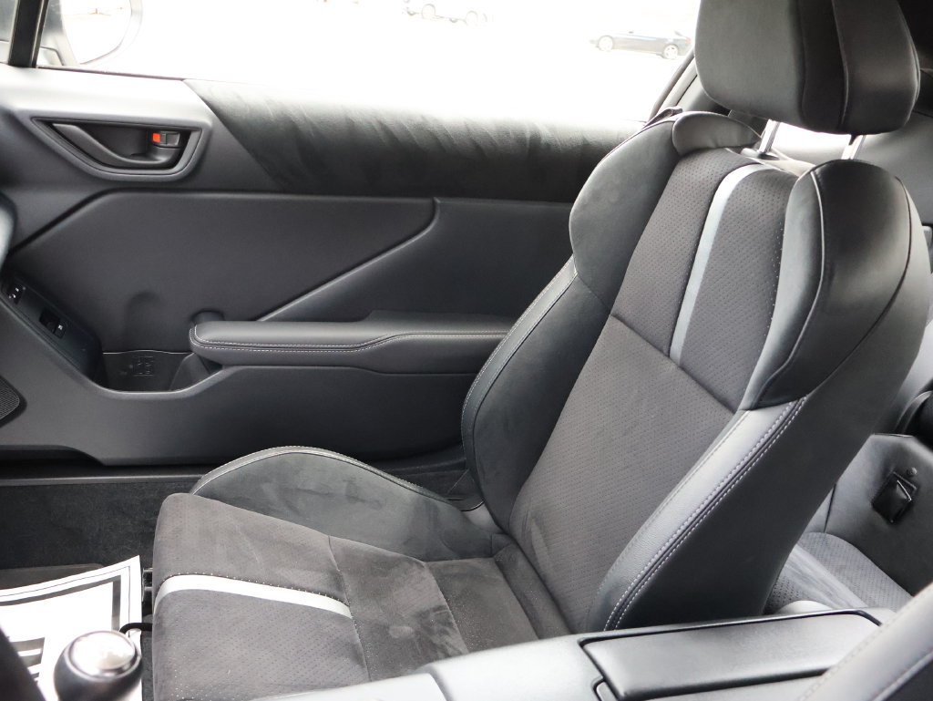 Used 2025 Toyota GR86 Premium w/ ALL Weather Mat Package (TMS) RWD image 15