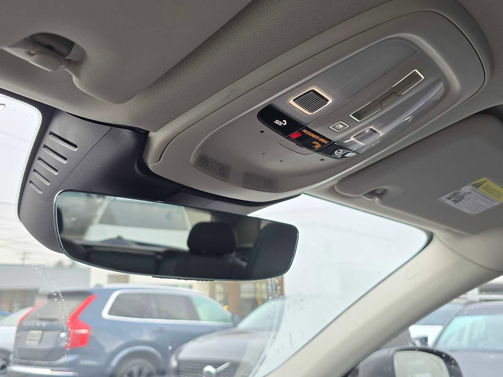 Certified 2023 Volvo XC60 T8 Ultimate w/ Climate Package image 27