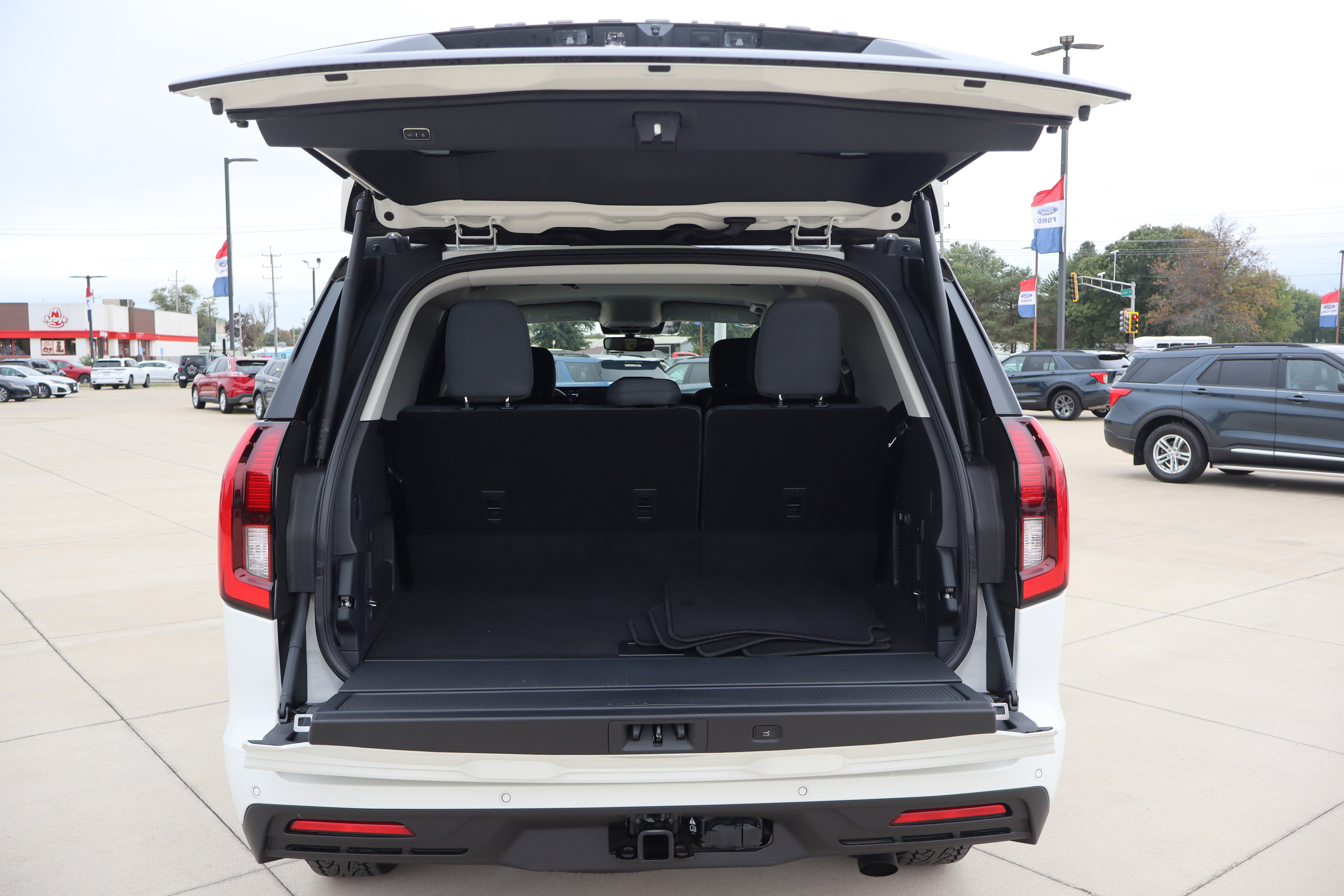 New 2025 Ford Expedition Active image 31