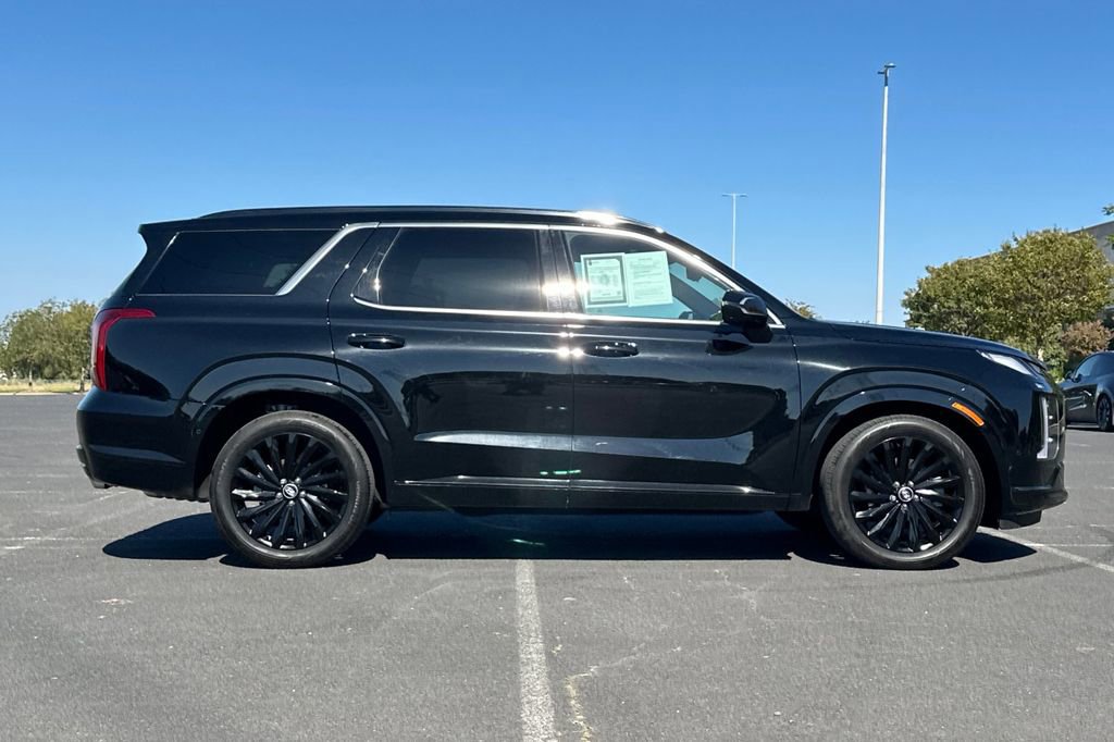 Used 2025 Hyundai Palisade Calligraphy image 3