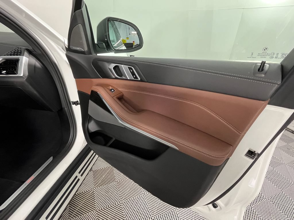 Used 2025 BMW X5 xDrive40i AWD/4WD image 23