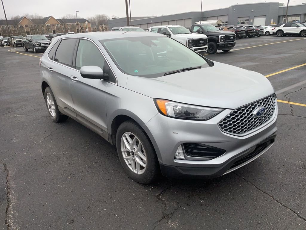 Used 2023 Ford Edge SEL w/ Convenience Package image 3