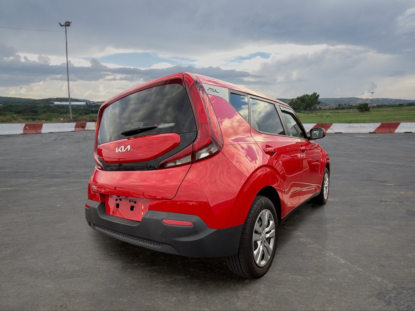 Certified 2022 Kia Soul LX FWD image 3