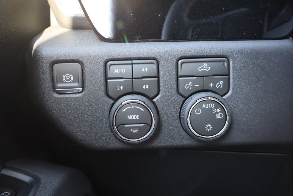 New 2026 Chevrolet Silverado 1500 LT w/ Z71 Off-Road Package AWD/4WD image 14