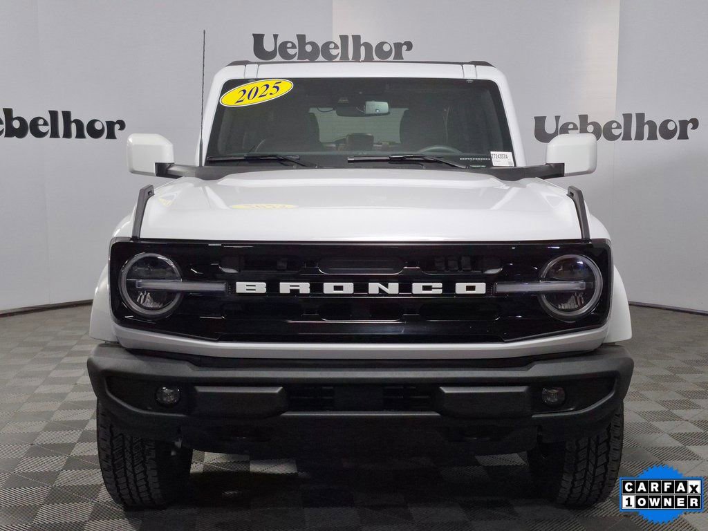 Used 2025 Ford Bronco Outer Banks image 2