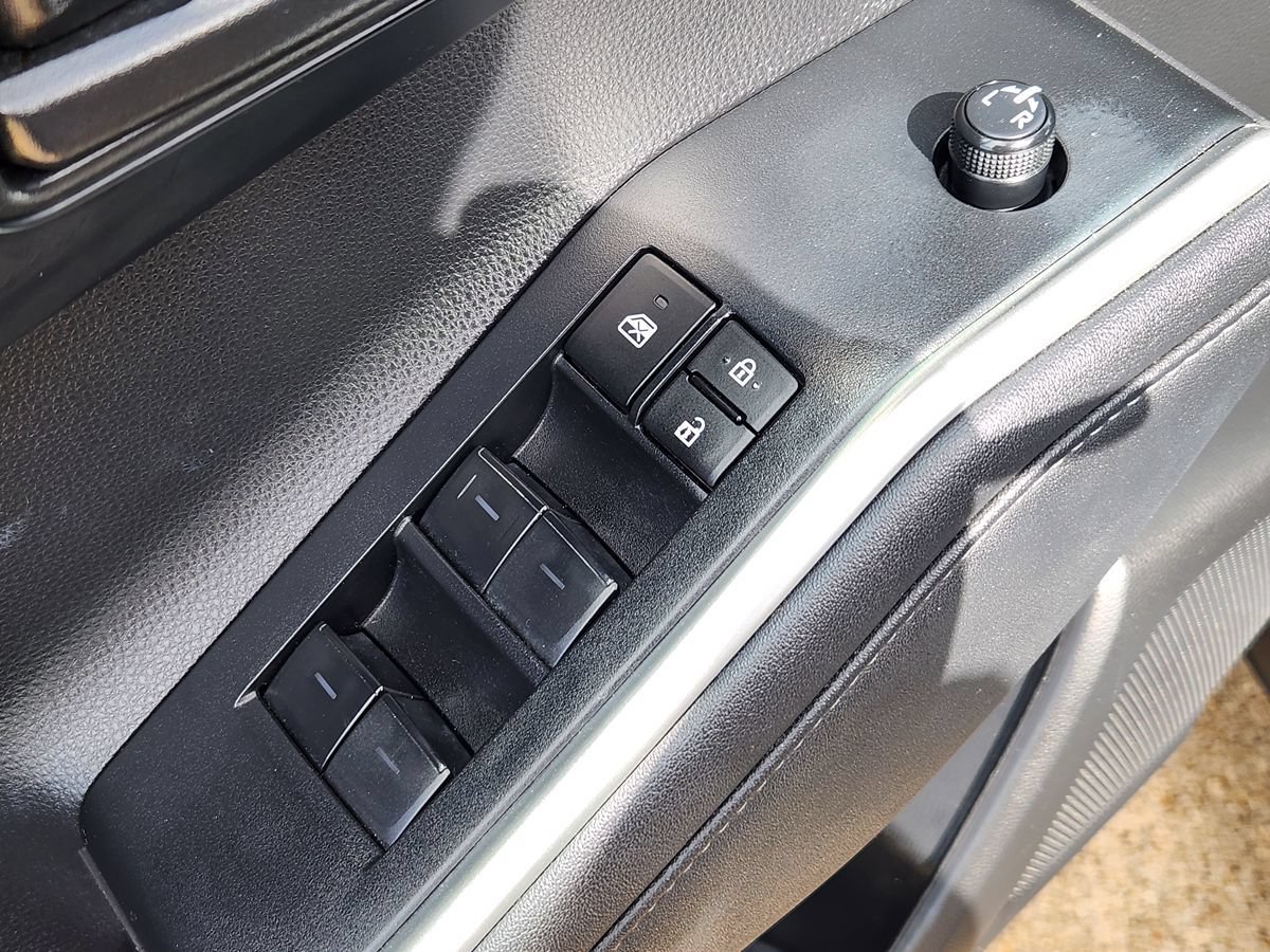 Used 2023 Toyota Highlander LE FWD image 44