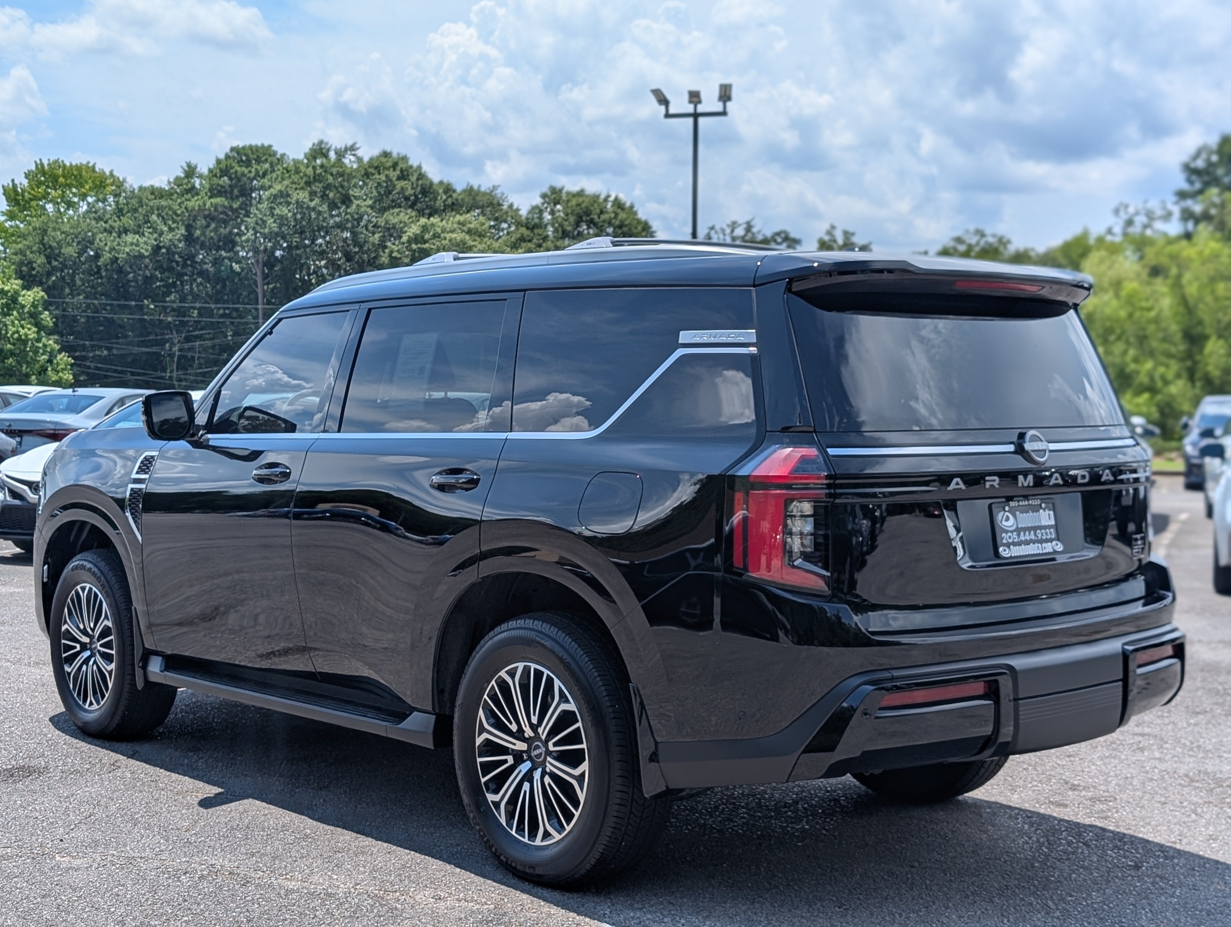 Used 2025 Nissan Armada SL w/ Captain's Chari Seat Package AWD/4WD image 7