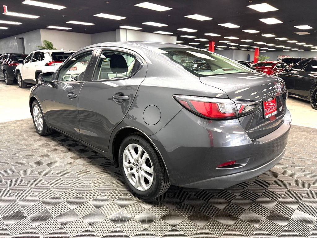 Used 2017 Toyota Yaris iA FWD image 11