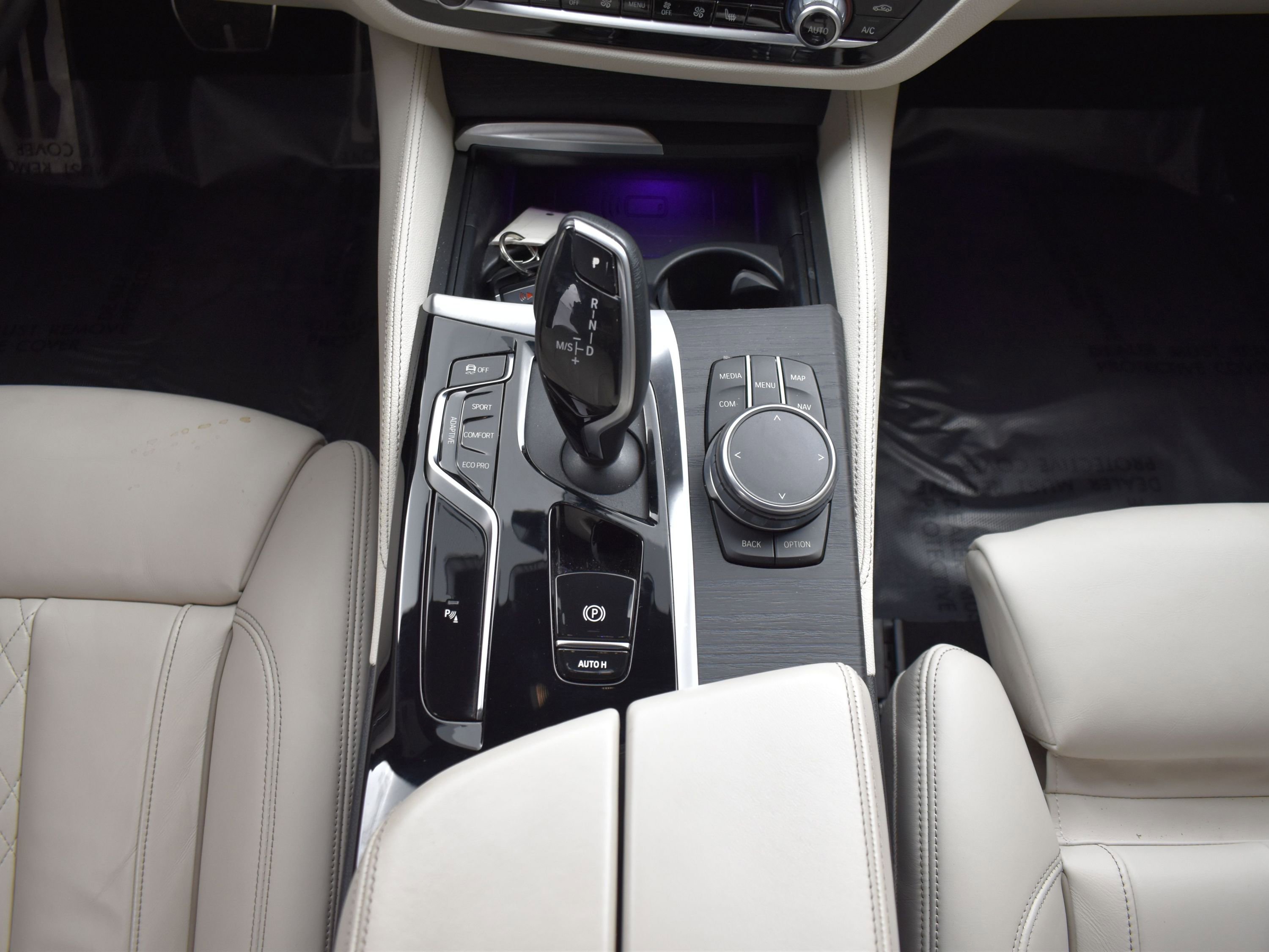 Used 2022 BMW M550i xDrive w/ Shadowloine Package AWD/4WD image 15