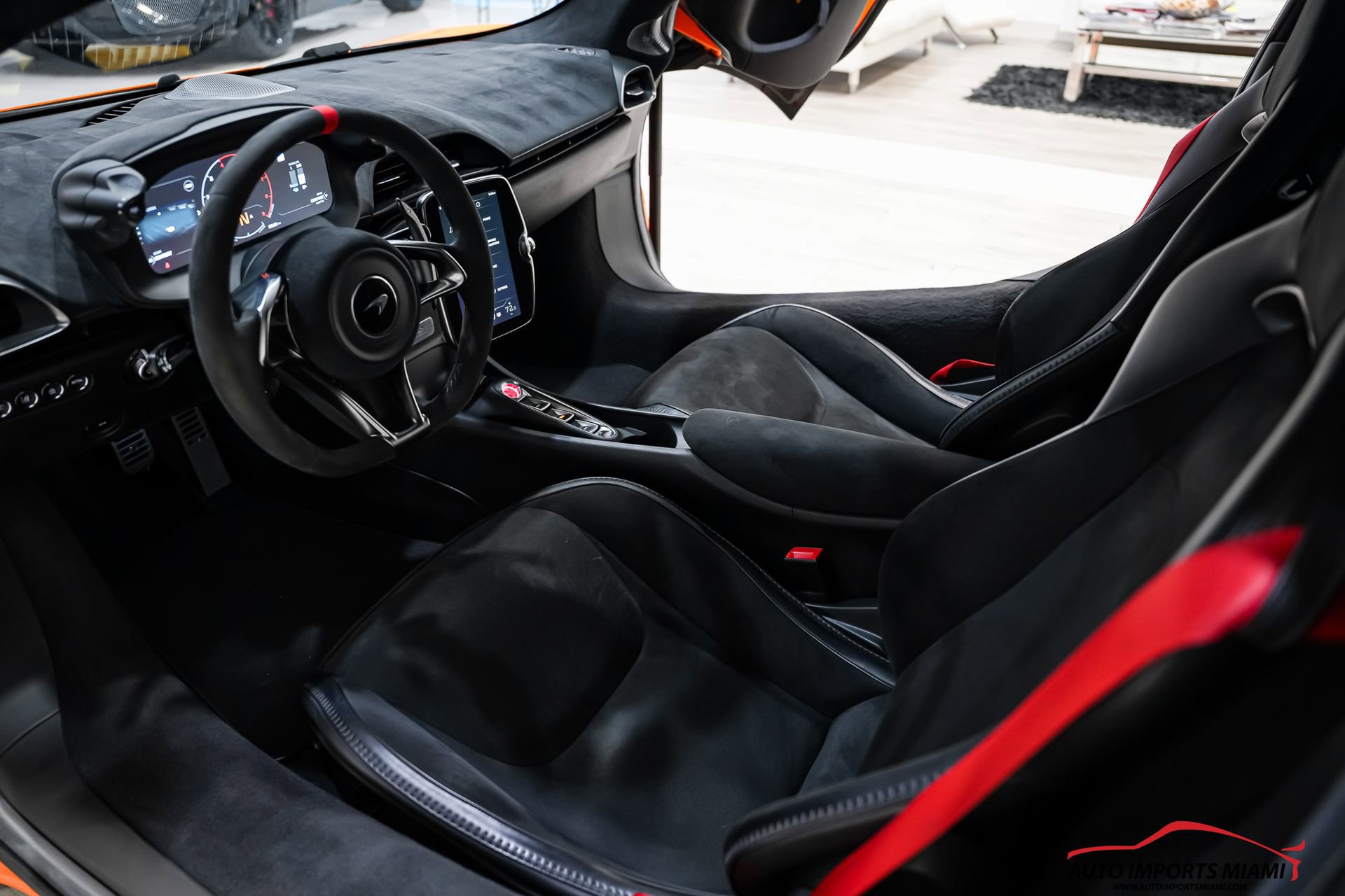 Used 2023 McLaren Artura image 9