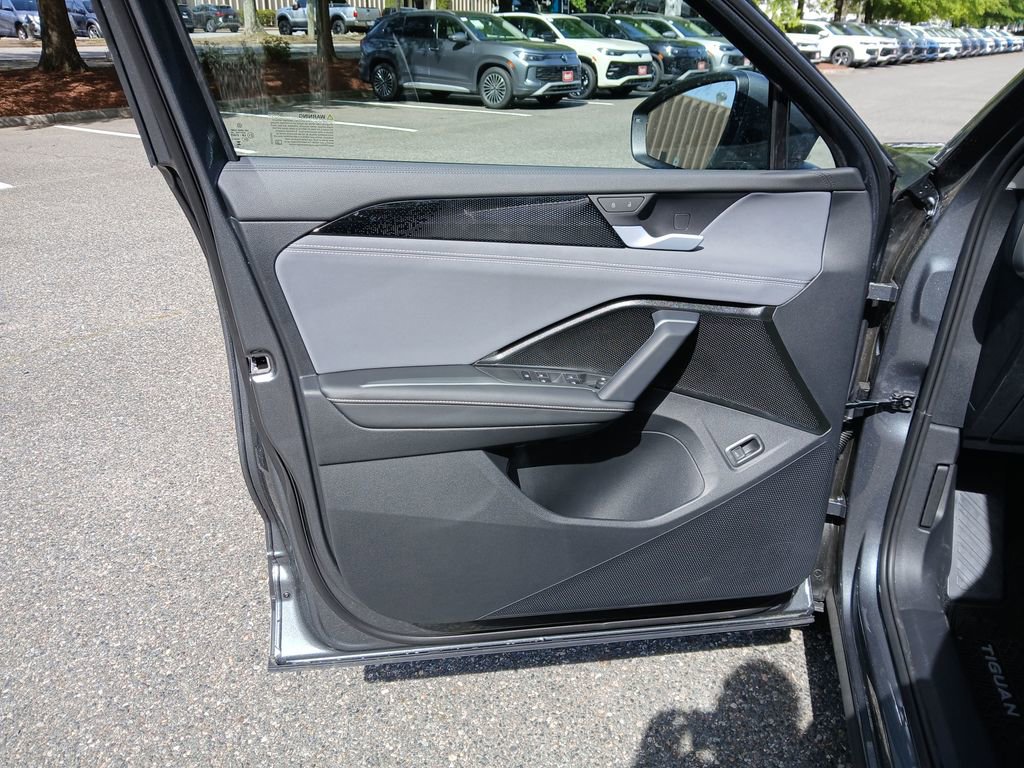 New 2026 Volkswagen Tiguan SE image 10