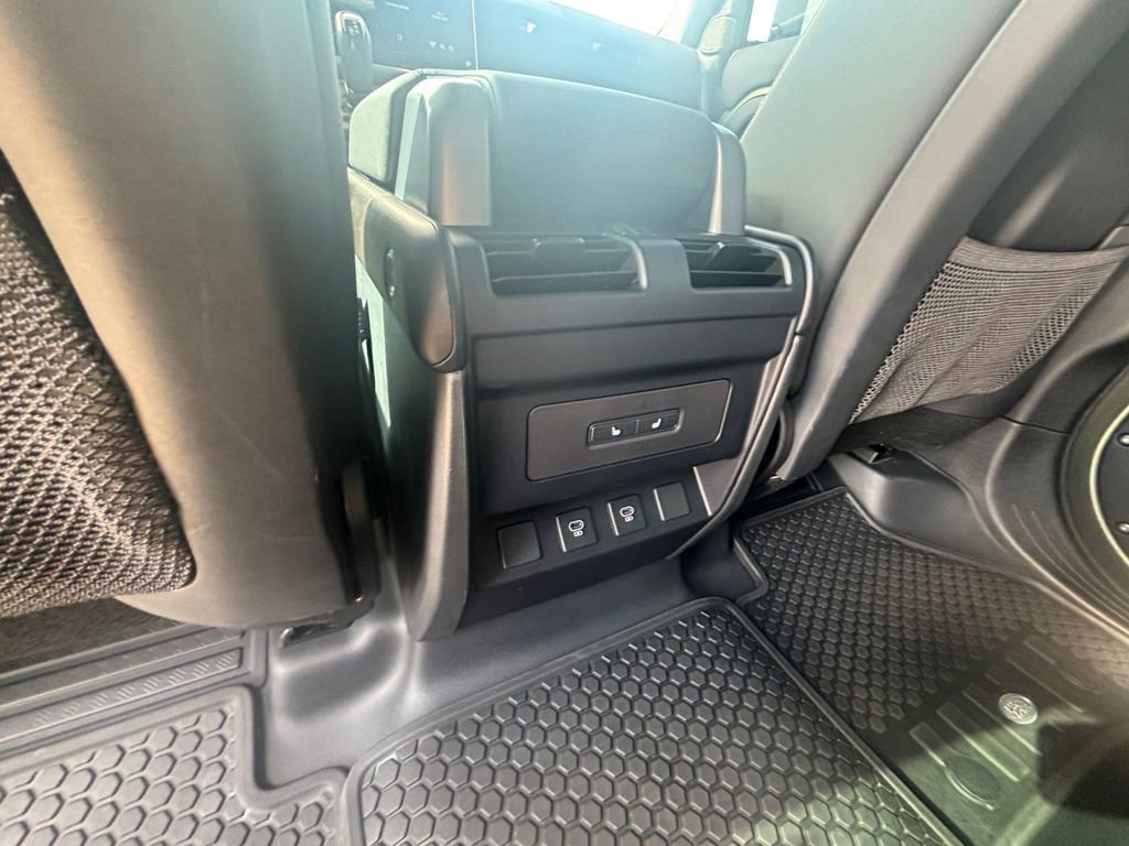 Used 2023 Land Rover Defender 110 X image 21