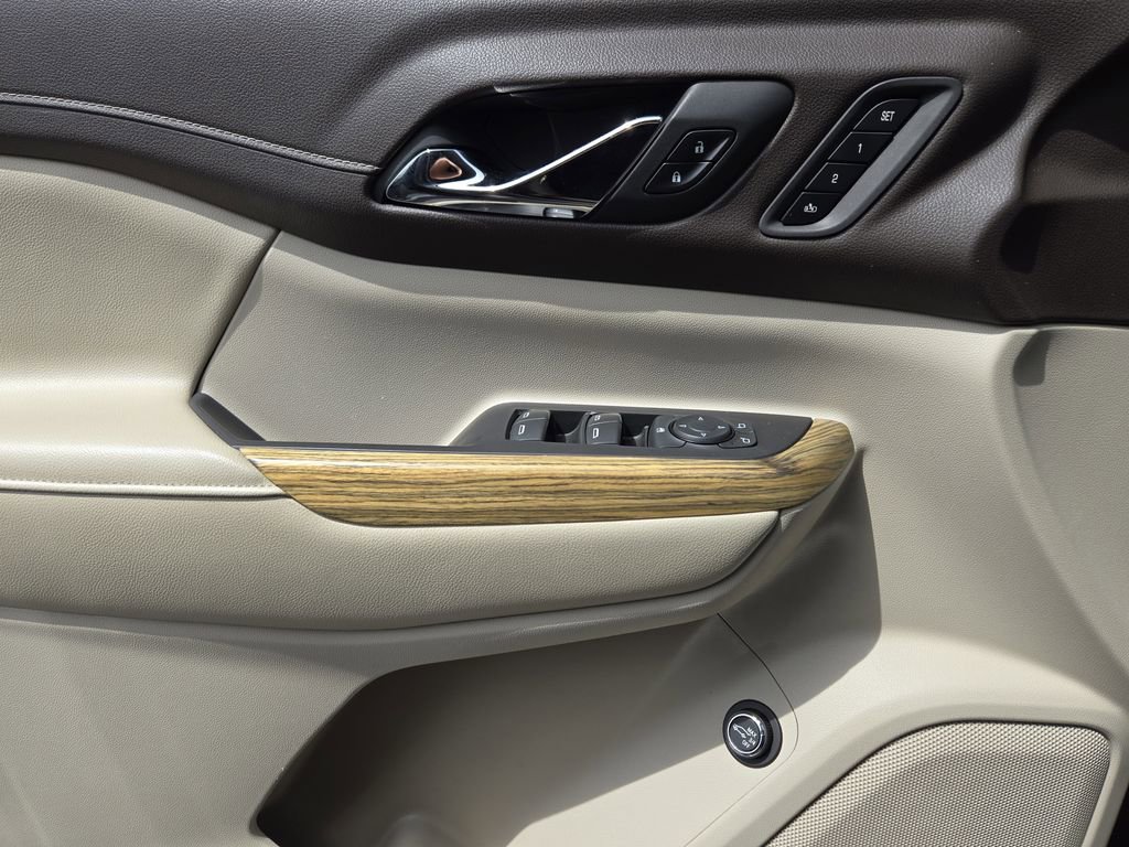 Used 2019 GMC Acadia Denali w/ Technology Package FWD image 23
