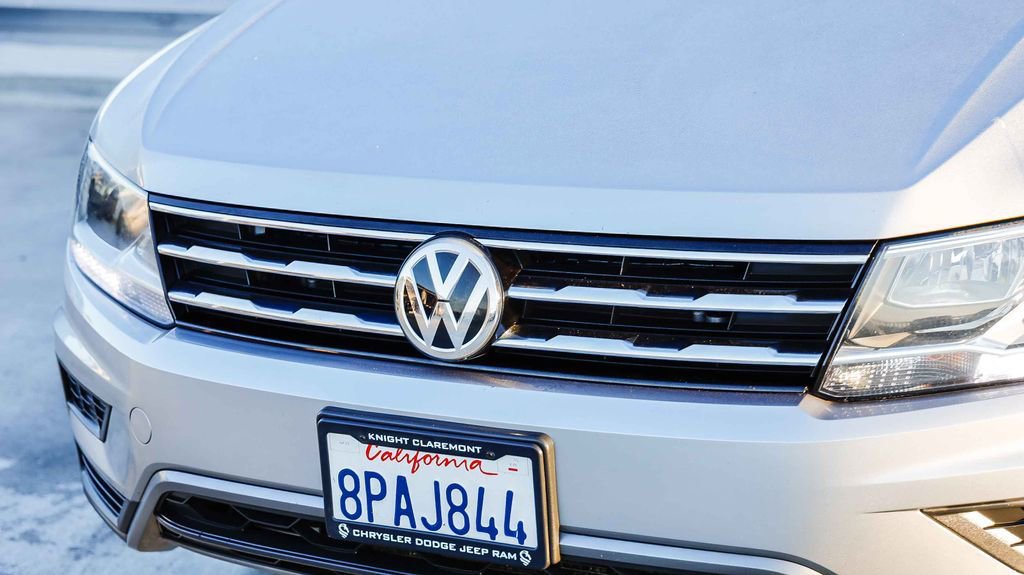 Used 2020 Volkswagen Tiguan SE w/ Panoramic Sunroof Package AWD/4WD image 6
