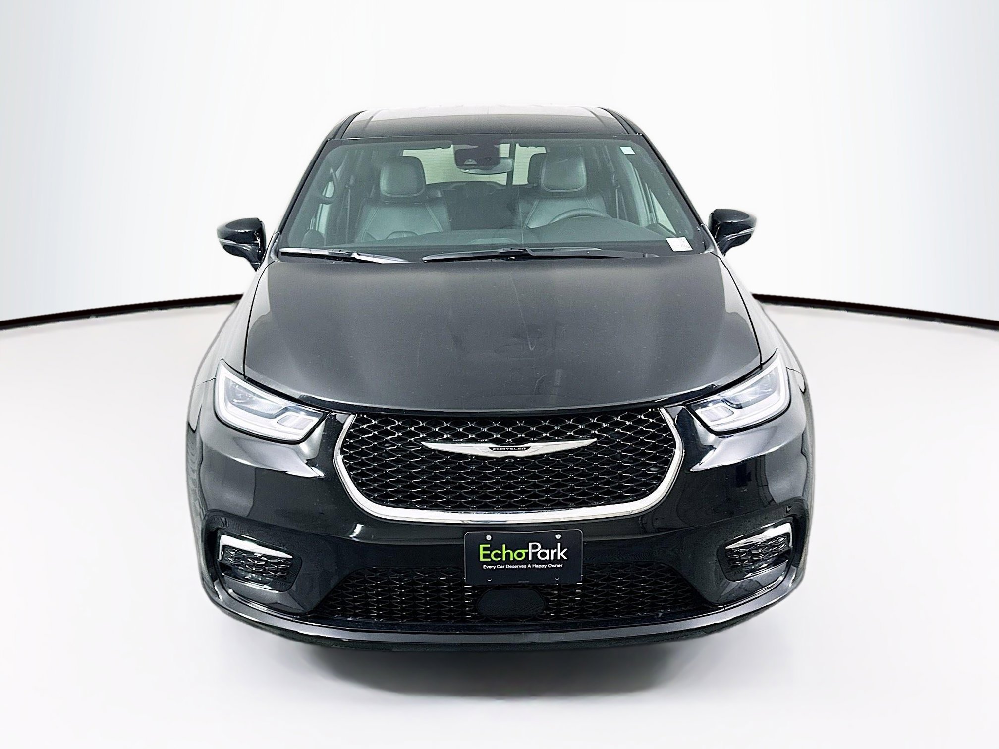 Used 2025 Chrysler Pacifica Select FWD image 2