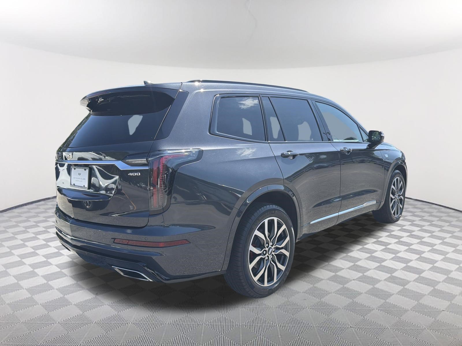 Used 2023 Cadillac XT6 Sport w/ Technology Package AWD/4WD image 6