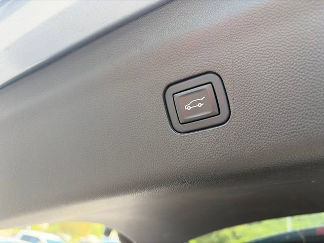 Used 2023 Buick Enclave Essence w/ Experience Buick Package AWD/4WD image 15