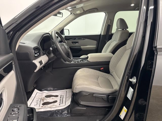 Certified 2023 Honda Pilot LX image 13