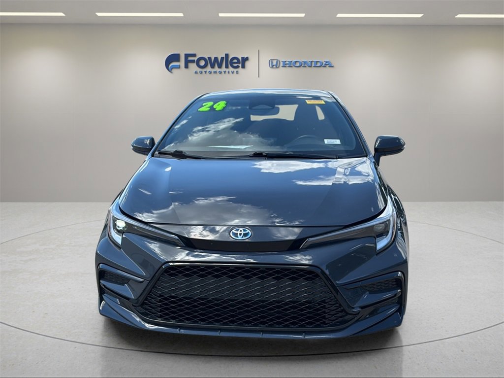 Used 2024 Toyota Corolla SE image 2