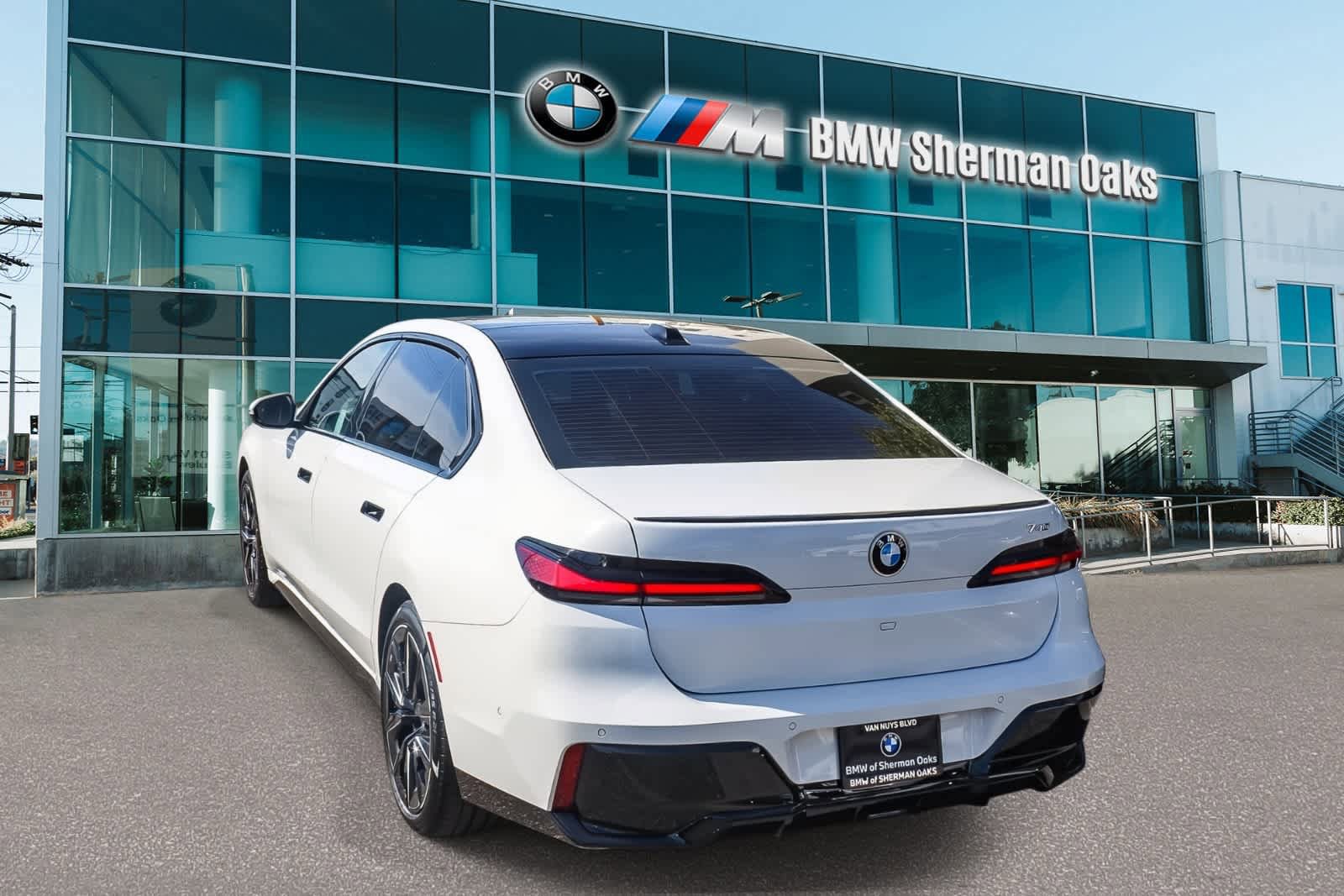 Certified 2023 BMW 740i image 6