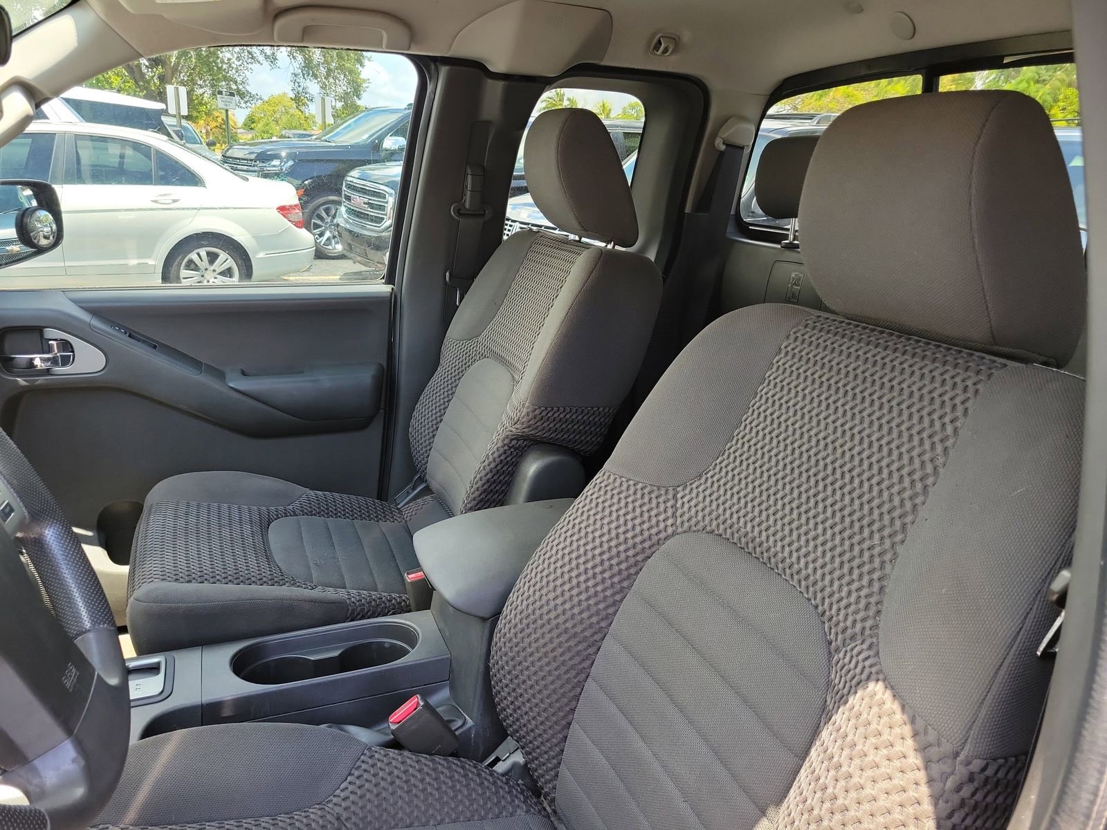 Used 2014 Nissan Frontier SV RWD image 11