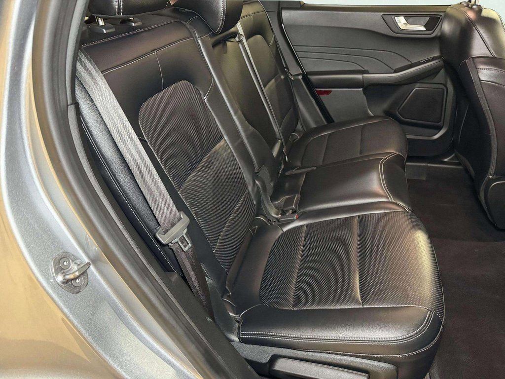 Used 2021 Ford Escape Titanium image 25