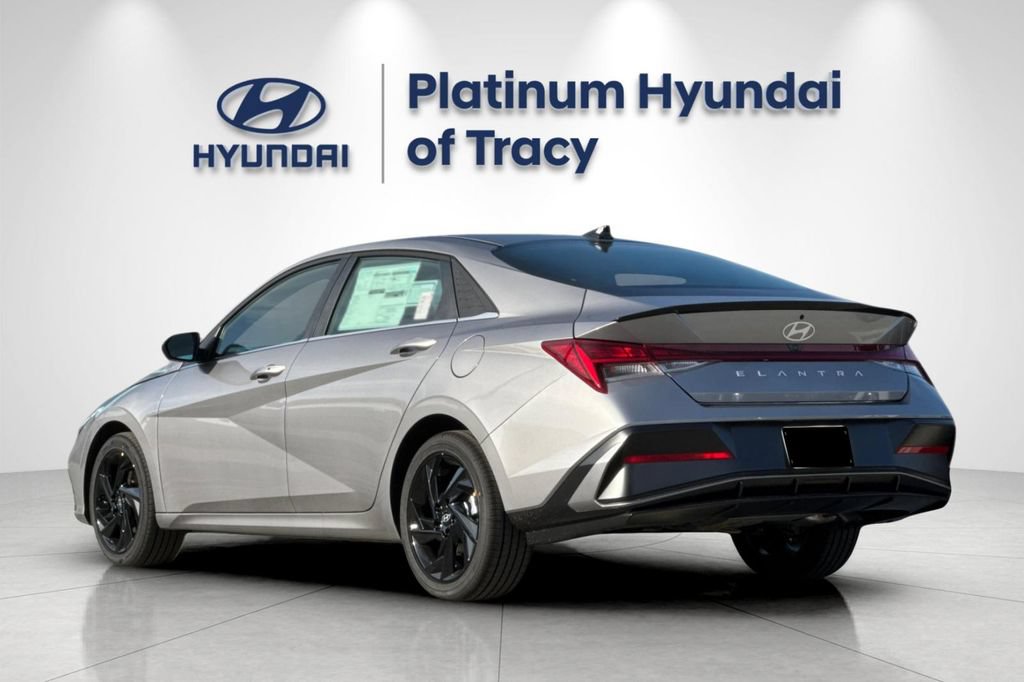 New 2026 Hyundai Elantra SEL Sport Premium FWD image 6