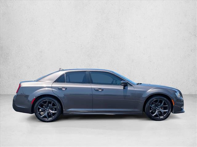 Used 2022 Chrysler 300 Touring L w/ Safetytec Plus Group RWD image 4