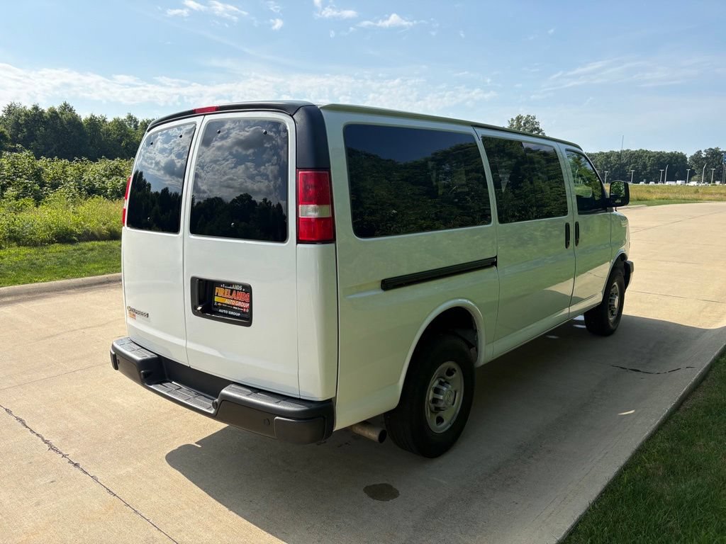 Used 2023 Chevrolet Express 3500 LS RWD image 9