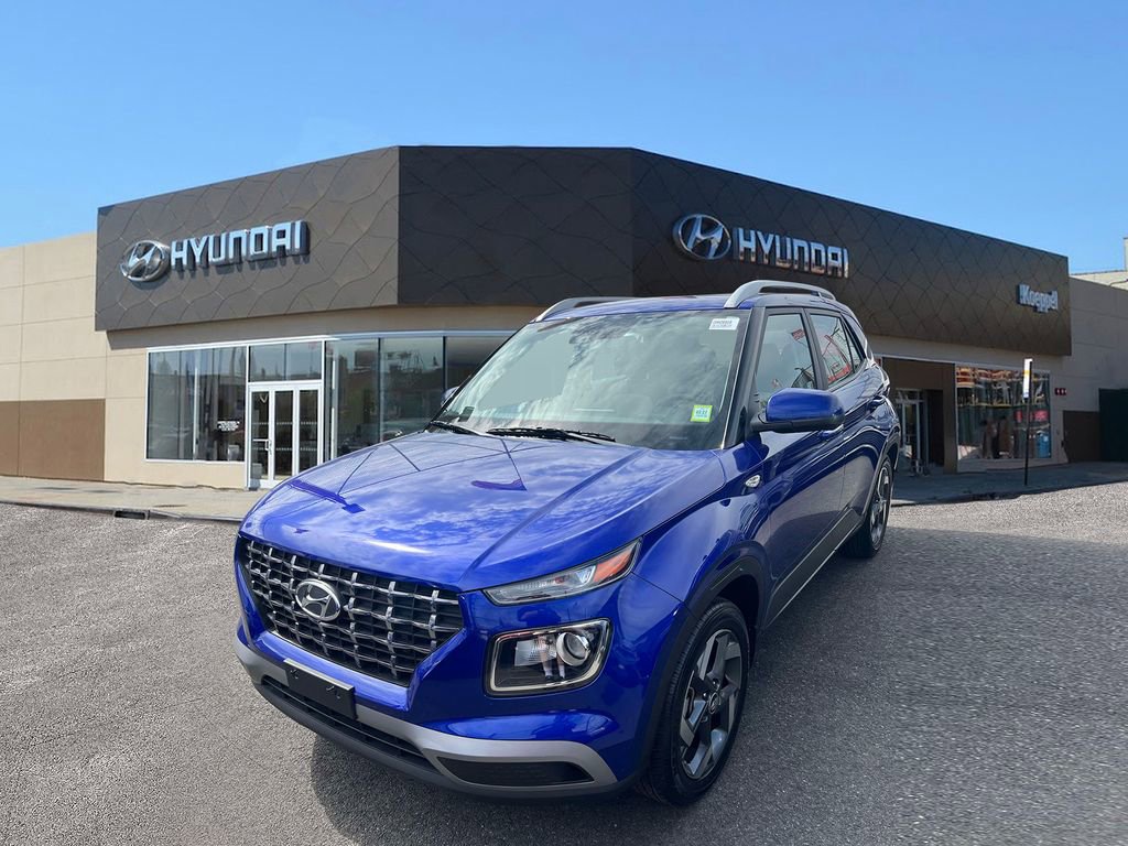 Certified 2025 Hyundai Venue SEL image 4