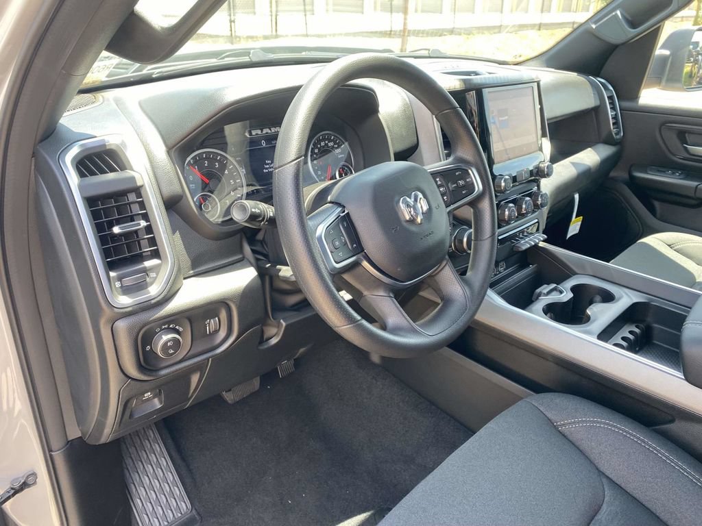 New 2026 RAM 1500 Express AWD/4WD image 18