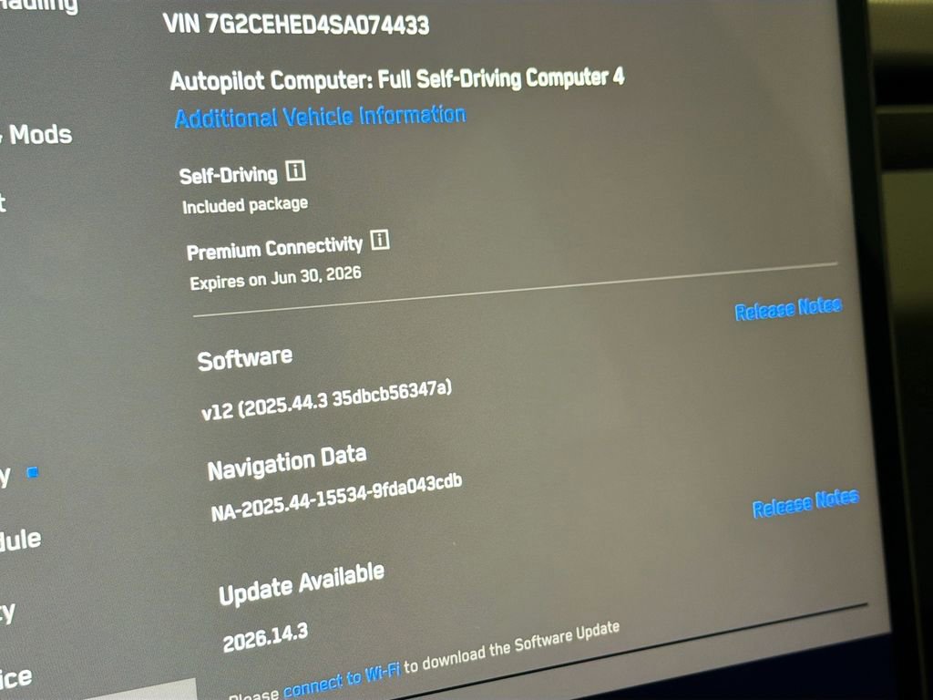 Used 2025 Tesla Cybertruck AWD Crew Cab image 11